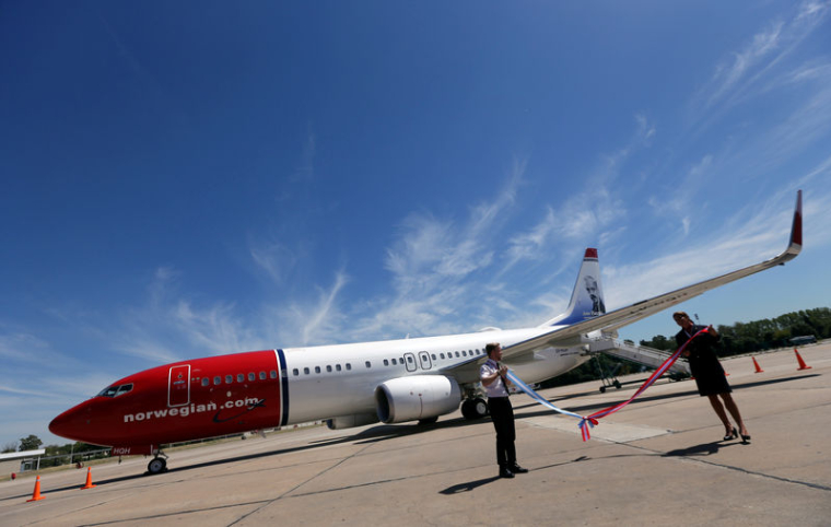 NORWEGIAN AIR SOLLICITE UNE AIDE, ESPOIR D'UNE CONSOLIDATION
