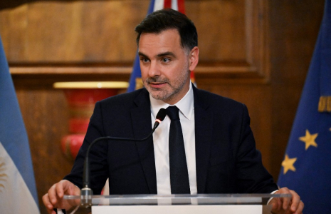 Laurent Saint-Martin à Buenos Aires, en Argentine, le 27 juin 2025. ( AFP / LUIS ROBAYO )