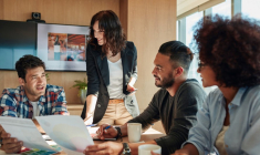 Les PME tardent à adopter l'épargne salariale, malgré son image positive, en raison d'un manque d'information,  (Crédit photo : 123RF)