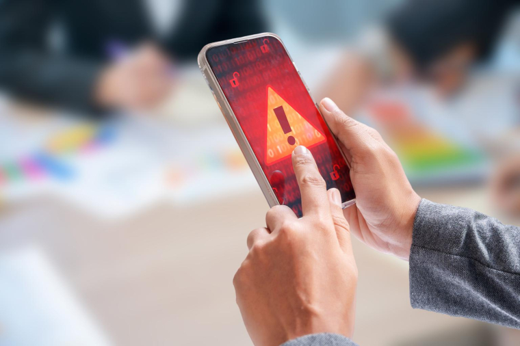 Luttez contre les arnaques sur Facebook grâce à quelques astuces pratiques. ( crédit photo : Getty Images )