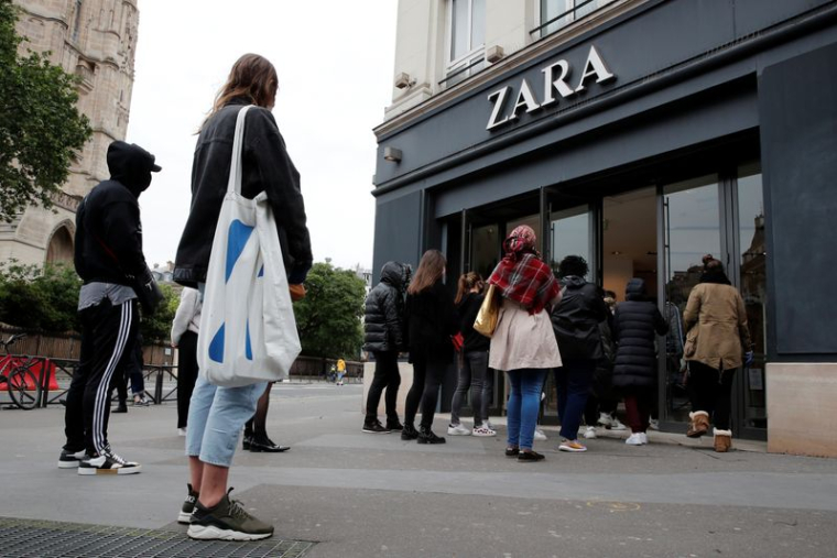 FRANCE: LA PÉRIODE DES SOLDES D'HIVER REPOUSSÉE AU 20 JANVIER