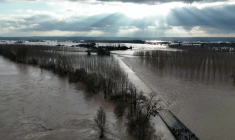 VUES AERIENNES: des villages "totalement isolés" sur la Garonne