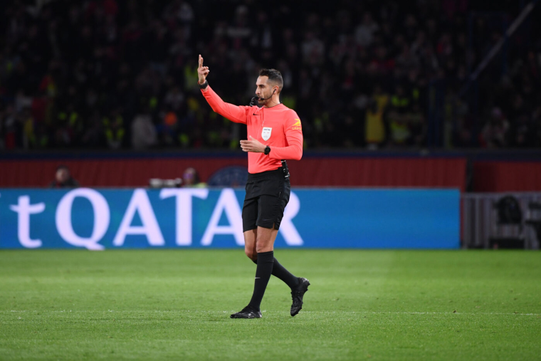 L’arbitre condamné pour violences conjugales va passer au Conseil de discipline de la FFF