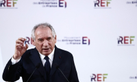 Le Premier ministre François Bayrou intervient le 28 août 2025 devant l'événement de rentrée du Medef, à Paris ( POOL / Thibaud MORITZ )