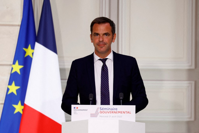 Olivier Véran à Paris, le 31 août 2022. ( POOL / SARAH MEYSSONNIER )