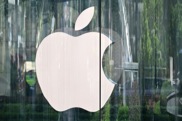 Logo Apple à Shanghai le 14 avril 2025. ( AFP / Hector RETAMAL )