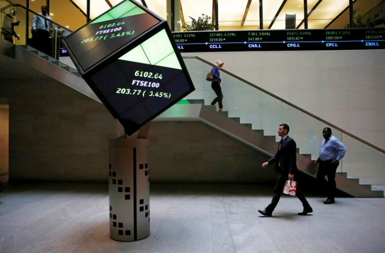 LES BOURSES EUROPÉENNES OUVRENT EN LÉGÈRE BAISSE