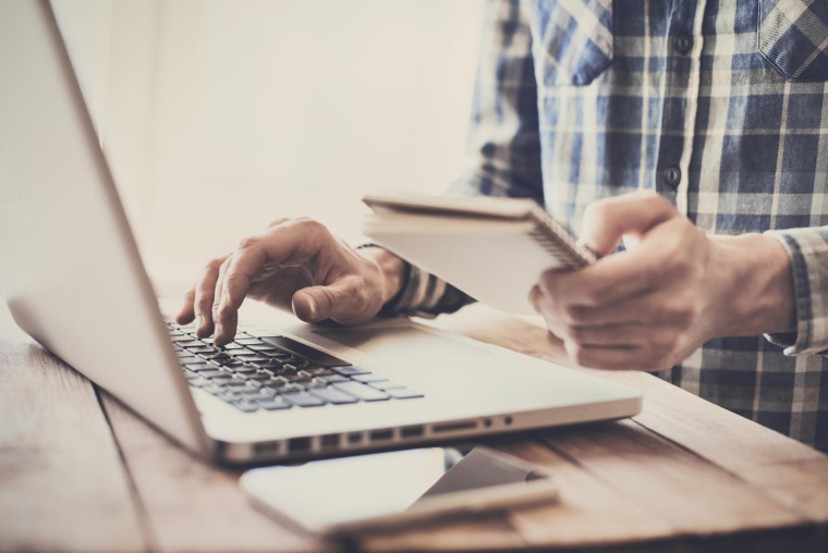 Le prélèvement à la source transforme la façon dont les Français payaient leurs impôts sur le revenu ( crédit photo : Kite_rin/Shutterstock / Kite_rin )