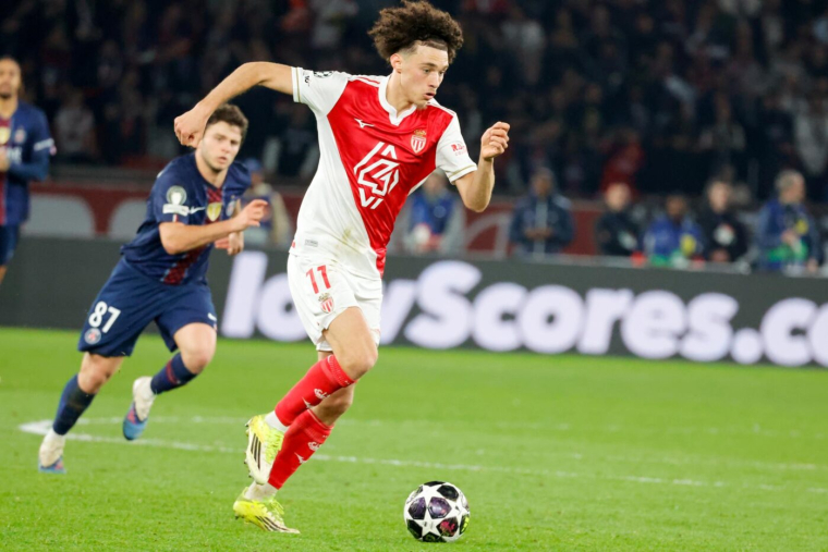 Le PSG accélère pour un international français