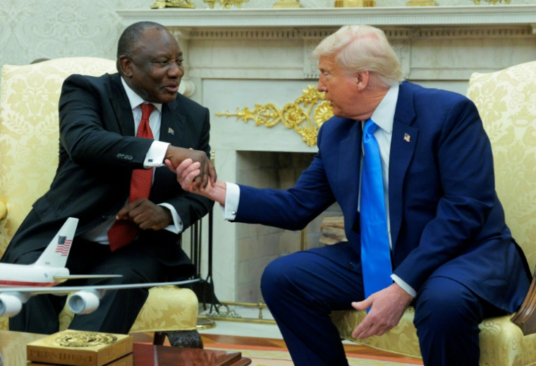 Les président sud-africain Cyril Ramaphosa et américain Donald Trump lors de leur entretien à la Maison Blanche à Washington le 21 mai 2025 ( GETTY IMAGES NORTH AMERICA / CHIP SOMODEVILLA )