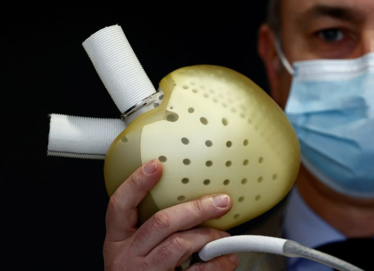Un cœur artificiel produit par le fabricant français Carmat