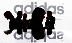 ADIDAS: RÉSULTATS MEILLEURS QUE PRÉVU, PRÉVISIONS RELEVÉES