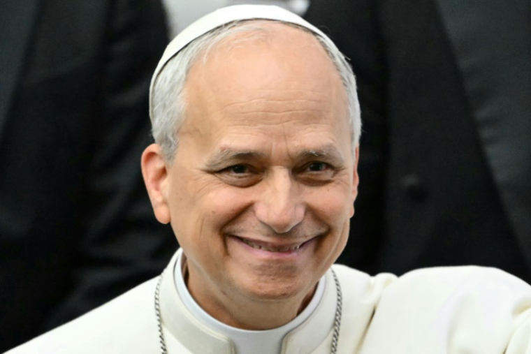 Léon XIV lors d'une audience avec des représentants des médias au Vatican le 12 mai 2025 ( AFP / Alberto PIZZOLI )