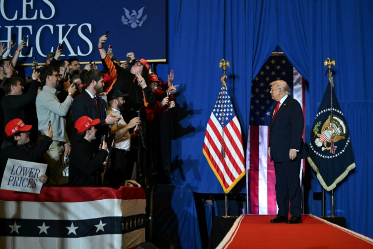 Le président américain Donald Trump lors d'un meeting sur l'économie devant ses partisans, à Mount Pocono (Pennsylvanie), aux Etats-Unis, le 9 décembre 2025 ( AFP / ANDREW CABALLERO-REYNOLDS )
