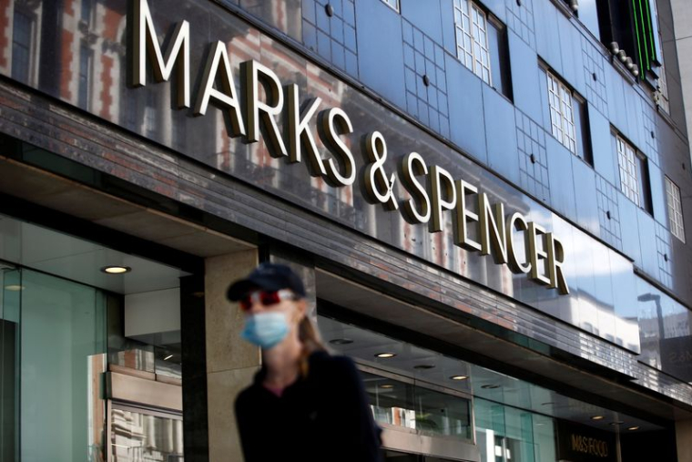 MARKS & SPENCER VA SUPPRIMER 950 EMPLOIS