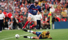 Un maillot de Zidane de la finale contre le Brésil en 1998 va être mis aux enchères