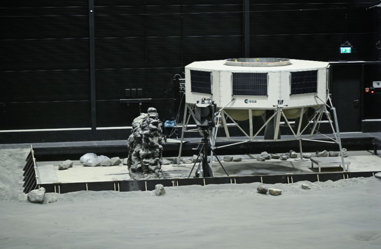 L'alunisseur Argonaut à Cologne, en Allemagne, le 20 novembre 2025. ( AFP / INA FASSBENDER )