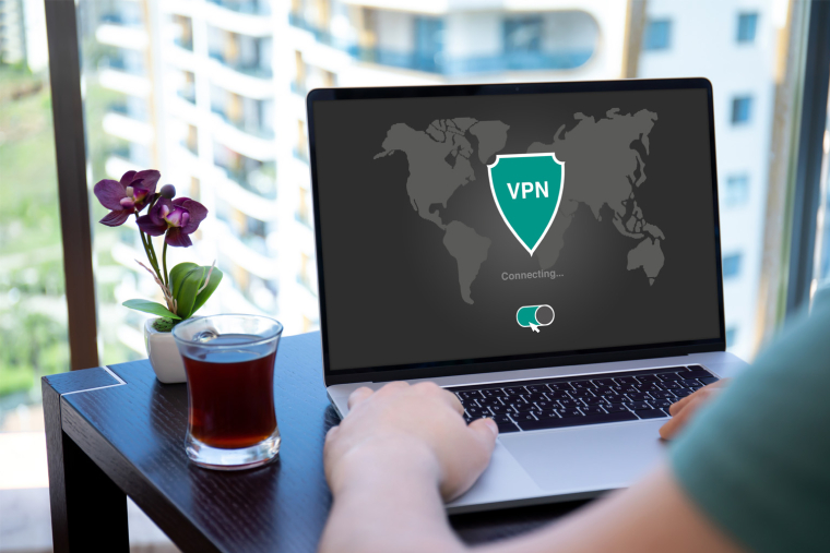 Guerre en Ukraine: les influenceurs rattrapés par le conflit (Crédit photo : Adobe Stock)