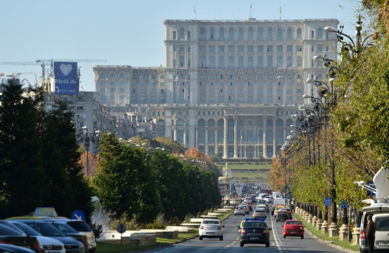 Le palais du Parlement, à Bucarest, le 1er novembre 2017 ( AFP / Daniel MIHAILESCU )