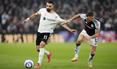 Pendant ce temps-là en Angleterre, Liverpool bute sur Aston Villa