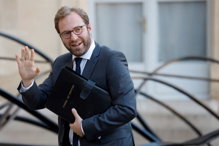 Antoine Armand à Paris le 10 octobre 2024. ( AFP / LUDOVIC MARIN )