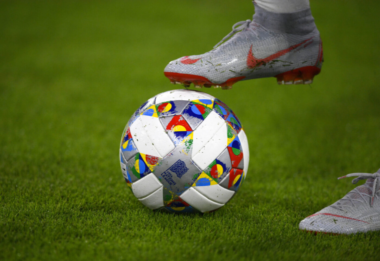 Des supporters allemands viennent en aide à un ancien joueur qui vit dans la rue