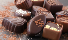 (Quels chocolats de Noël allez-vous offrir ou déguster à petits prix cette année ? - Crédit photo : Adobe Stock)