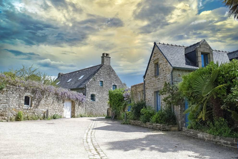 Qui doit encore payer la taxe d'habitation ?-iStock-/Wirestock