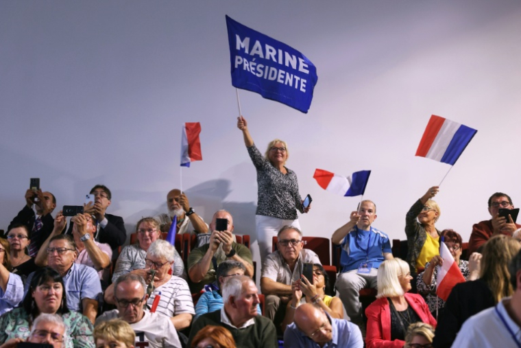Des sympathisants du Rassemblement national lors du discours de rentrée de la candidate du RN à la présidentielle, Marine Le Pen, le 13 septembre 2026 à Hénin-Beaumont, dans le Pas-de-Calais ( AFP / Thomas SAMSON )