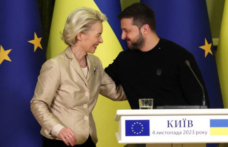 Ursula von der Leyen et Volodymyr Zelensky, à Kiev, le 4 novembre 2023 ( AFP / ANATOLII STEPANOV )