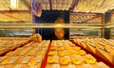 Des bijoux en or à Lianyungang, en Chine, le 24 décembre 2025 ( AFP / STR )