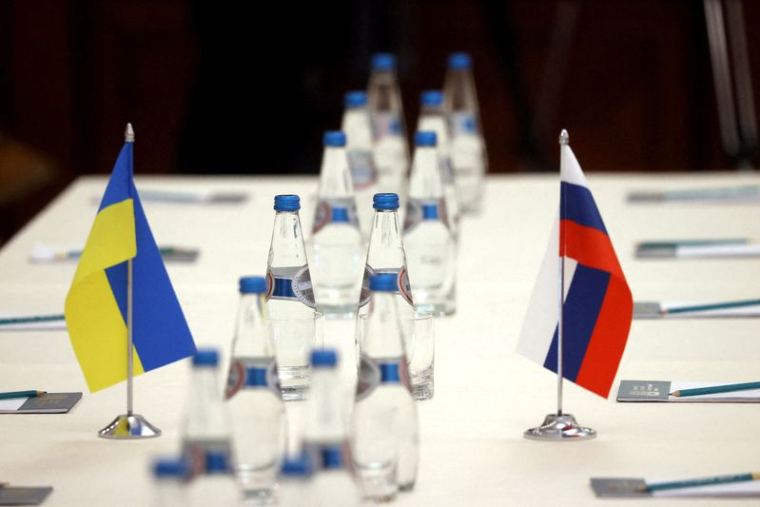 DISCUSSIONS RUSSO-UKRAINIENNES "DIFFICILES", MOSCOU SANCTIONNÉE DE TOUTES PARTS