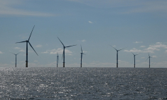 Des éoliennes au large de La Turballe (ouest), le 30 septembre  2022 ( AFP / Damien MEYER )