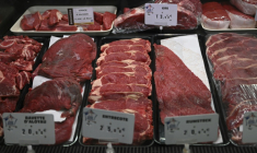 Moins de viande, c'est mieux: des scientifiques de référence persistent et signent ( AFP / Christophe SIMON )