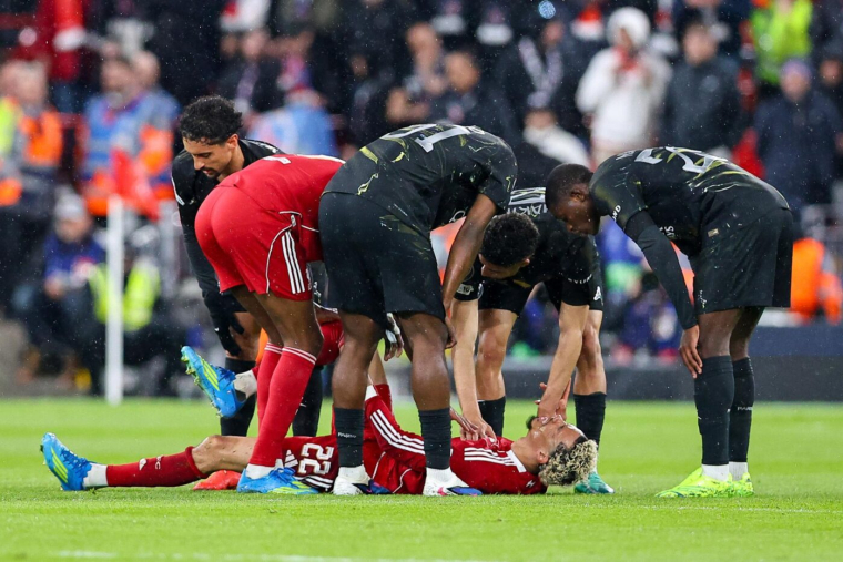 Fin de saison pour Hugo Ekitiké ?