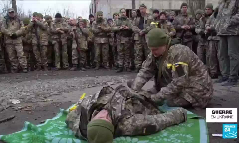 Guerre en Ukraine : au 5e jour de l'invasion russe, début des pourparlers entre Kiev et Moscou