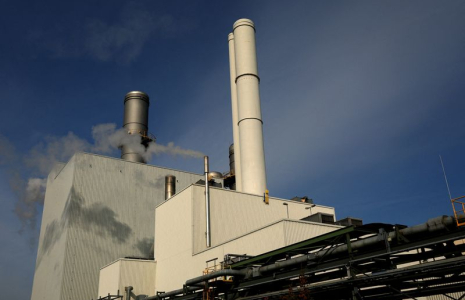 Une centrale électrique au gaz est visible sur le site industriel d'InfraLeuna, à Leuna