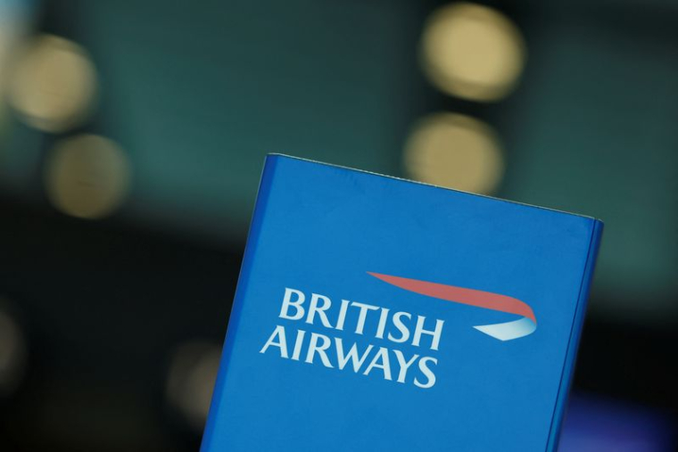 Un logo de la comapgnie aérienne British Airways à l'aéroport de Dublin