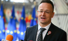 Le ministre hongrois des Affaires étrangères, Peter Szijjarto, lors d'une réunion à Bruxelles, le 16 mars 2026 ( AFP / NICOLAS TUCAT )