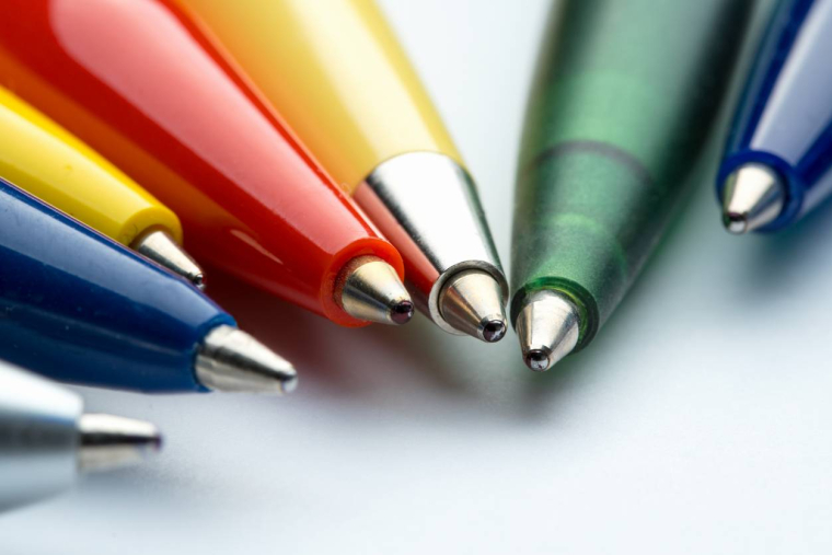 Les 70 ans du stylo Bic et ses nouvelles ambitions / iStock.com - deepblue4you