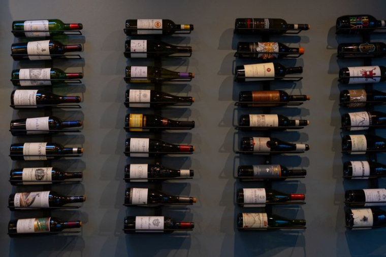 L'impact des droits de douane sur le vin et la nourriture dans les restaurants américains