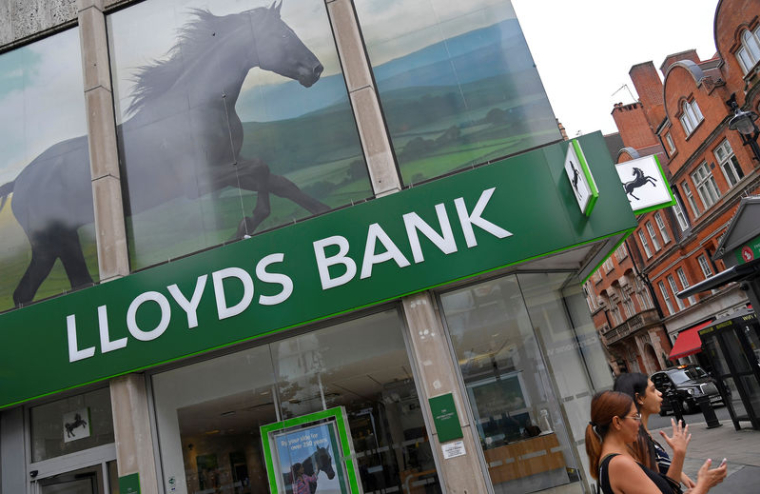 LLOYDS BANK PUBLIE UN SOLIDE BÉNÉFICE AU 1ER TRIMESTRE