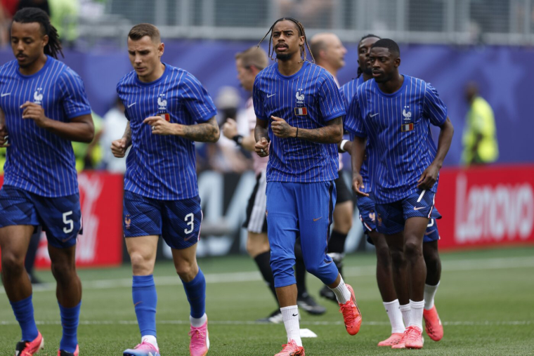 Les Bleus avec Digne et Barcola pour défier la Suède