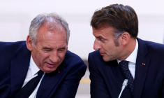 François Bayrou et Emmanuel Macron, le 12 juillet 2025, à Paris ( POOL / TOM NICHOLSON )