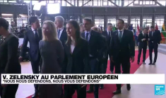 Zelensky au Parlement européen : "nous nous défendons, nous vous défendons"