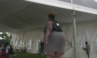 Au Kenya, un défilé de mode met à l'honneur les modèles "grandes tailles"