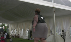 Au Kenya, un défilé de mode met à l'honneur les modèles "grandes tailles"