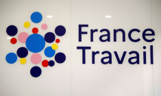 Dans un contexte économique tendu, et alors que l'exécutif plaide qu'"il faut travailler plus" pour améliorer les finances publiques, les principaux organismes économiques s'attendent à une légère remontée du chômage d'ici la fin de l'année ( AFP / Ludovic MARIN )