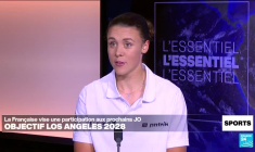 Planche à voile : la Française Justine Lemeteyer double championne du monde de slalom foil