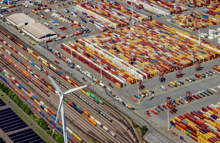 ( AFP / AXEL HEIMKEN )